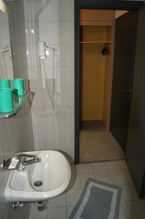 Moschos Hotel Rhodes City الغرفة الصورة